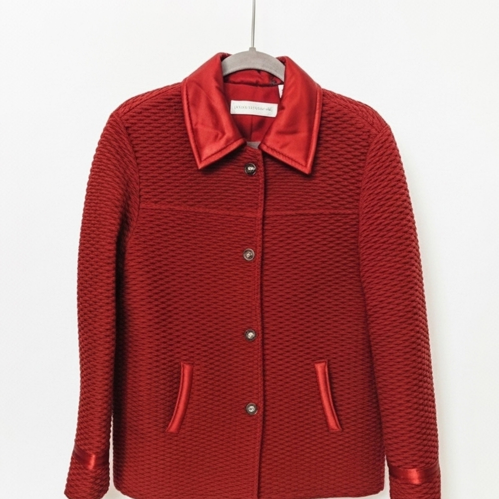 Dana Buchman Red Quilted Silk Jacket Satin Trim Collar Cuffs Women's Size 8